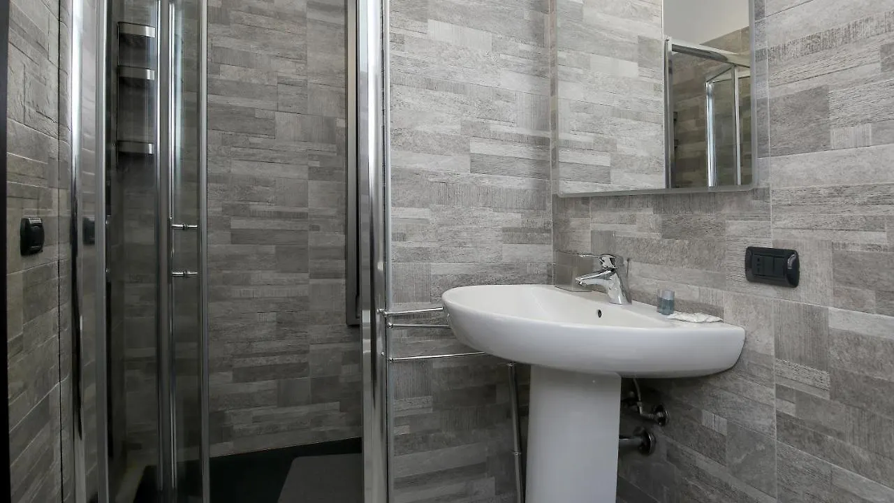 Italianway - Easy Cagliari Otel Konukevi